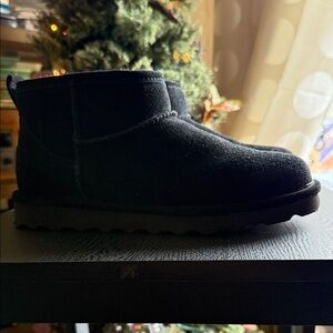 WOMENS black bear paw shorty bootie size 10